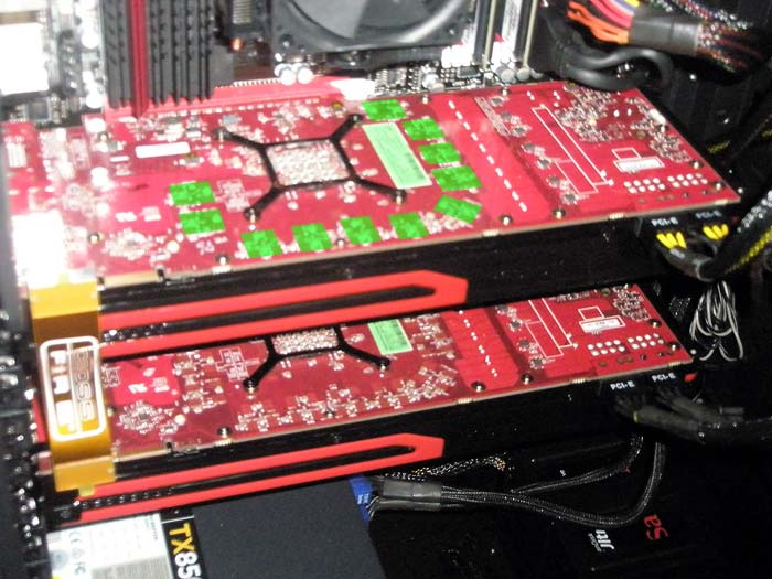 На фото, якобы, Radeon HD 7900 (Tahiti)